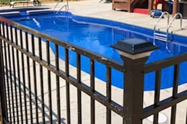 fiberglass-swimming-pool-accessories-fencing