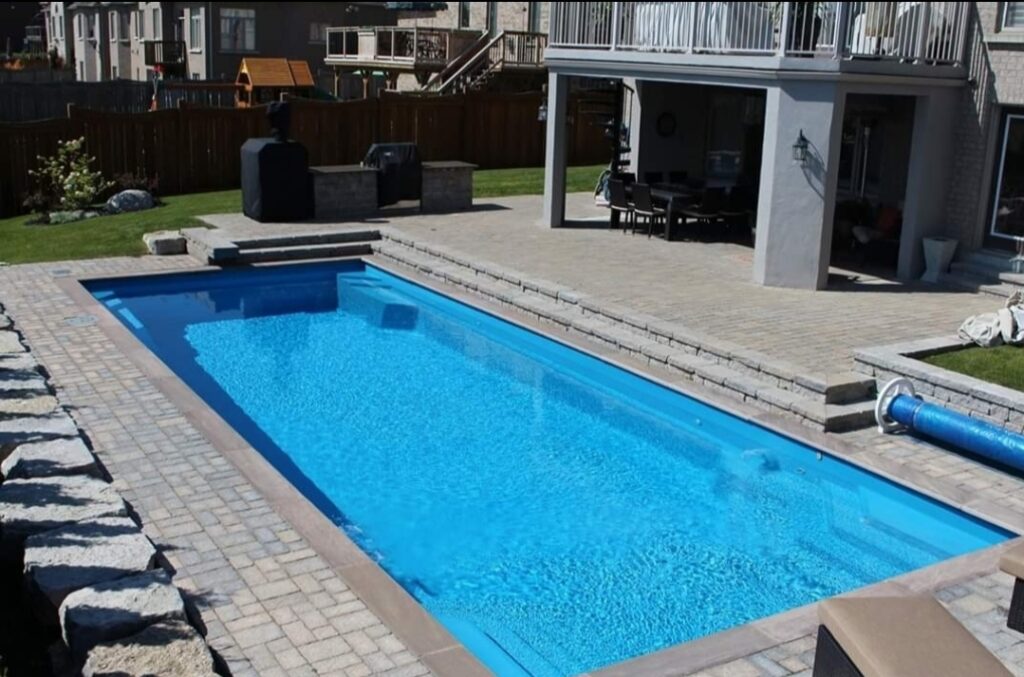 Stunning rectangular swimming pool with California Shimmer color
